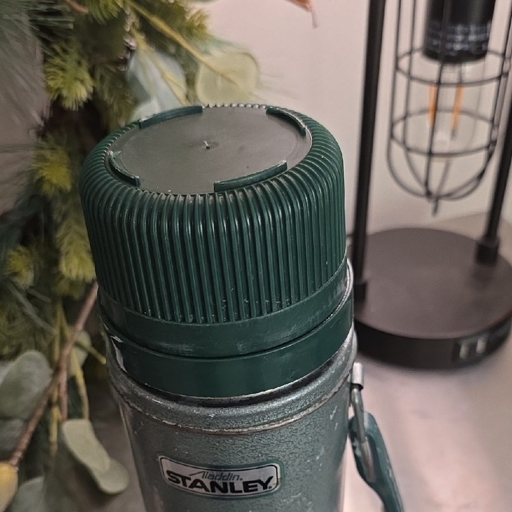 Stanley Classic Green and Silver Flask - Picture 3 of 5
